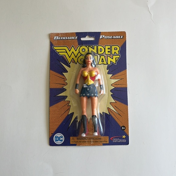 Wonder Woman Figure - Picture 3 of 8